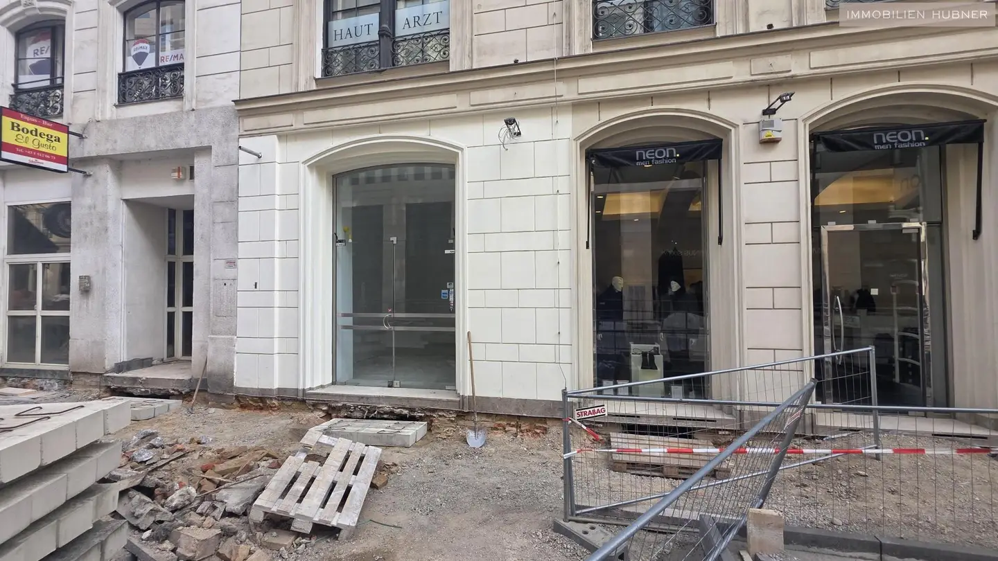 Repräsentative Altbauwohnung nahe Oper in bester Citylage