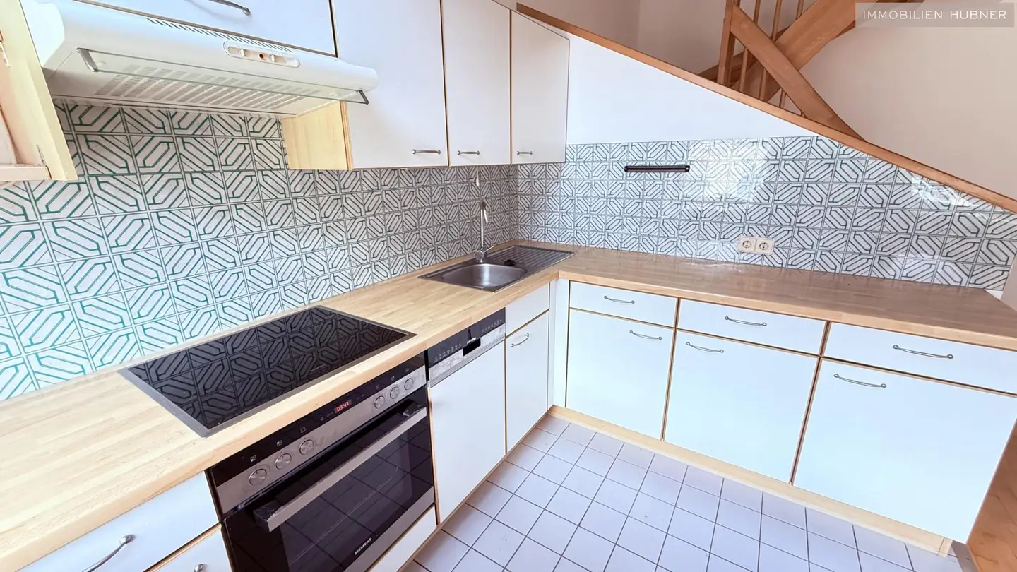 Bright Maisonettewohnung with lift near U-Bahn and S-Bahn