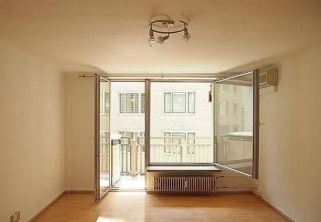 Helle Wohnung mit Loggia nahe Schwedenplatz