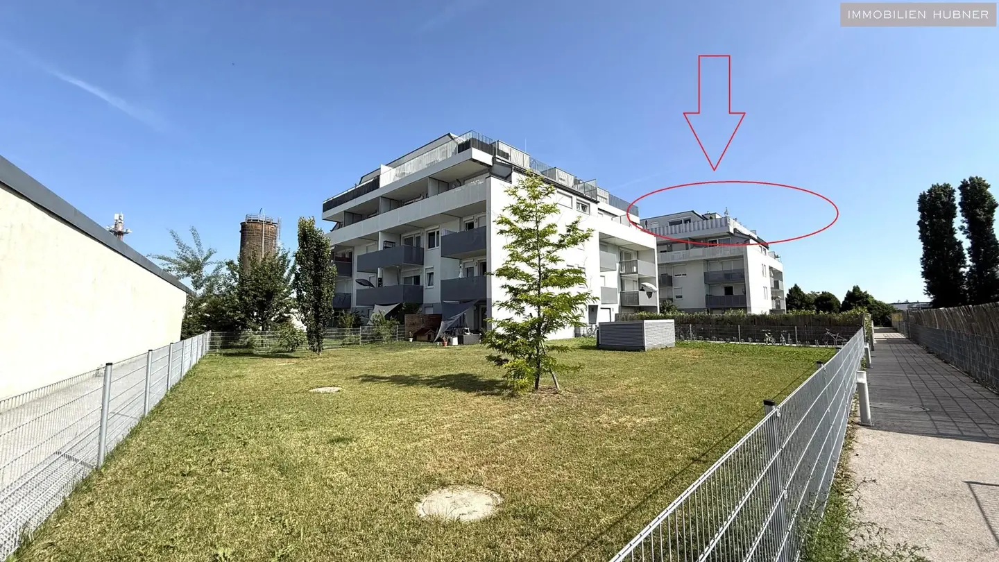 Helle Dachgeschosswohnung mit großzügiger Terrasse