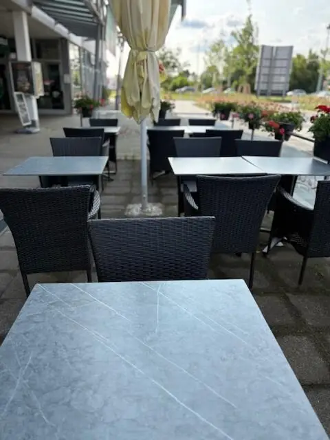 Established venue with licensed garden Loftwohnung