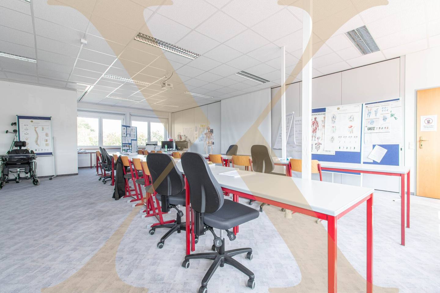 Spacious office space with approx. 193 m² with ideal transport connections in the GTZ Wels for rent