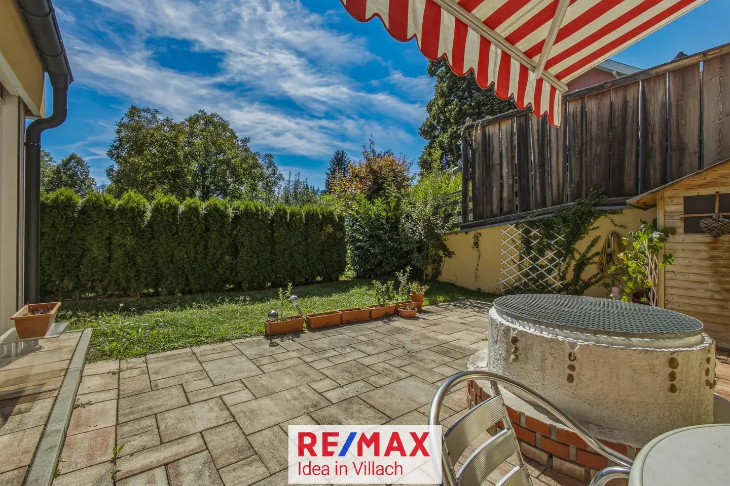 Erdgeschosswohnung mit großer Terrasse und Privatgarten seenah