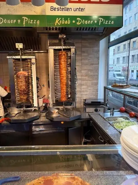 Profitable restaurant with outdoor seating Anlegerwohnung