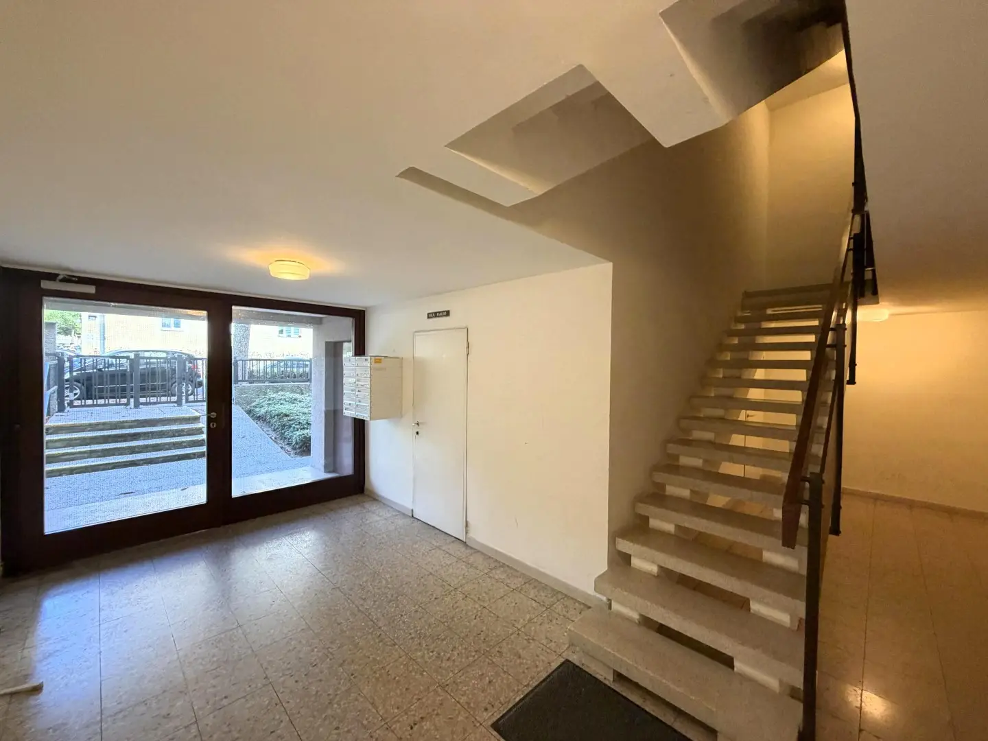 Wohnung with large loggia and view of greenery