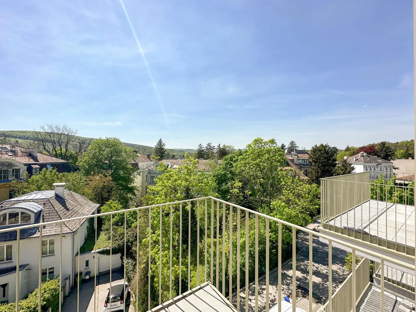 Bright attic apartment with balcony and wide view