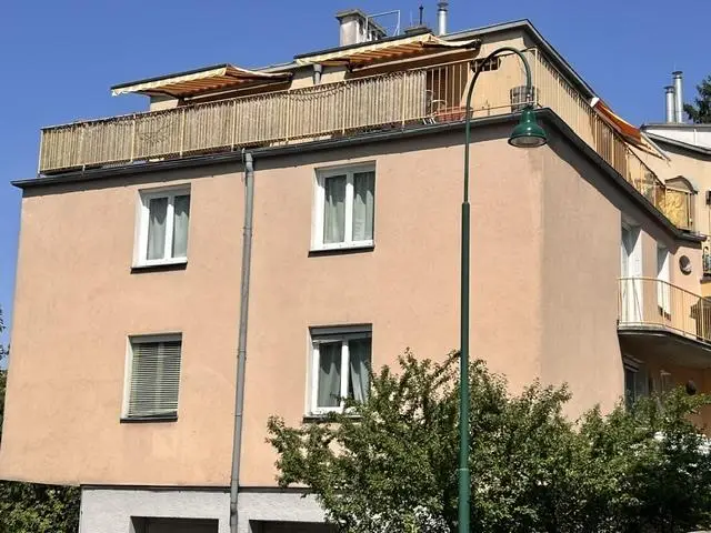 Dachgeschosswohnung with large wraparound terrace and sauna