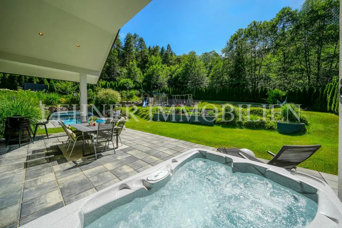 ! VERMITTELT ! *** TOBELBAD * ABSOLUTE GRÜNRUHELAGE AM WALDRAND - GEPFLEGTER BUNGALOW MIT POOL ***