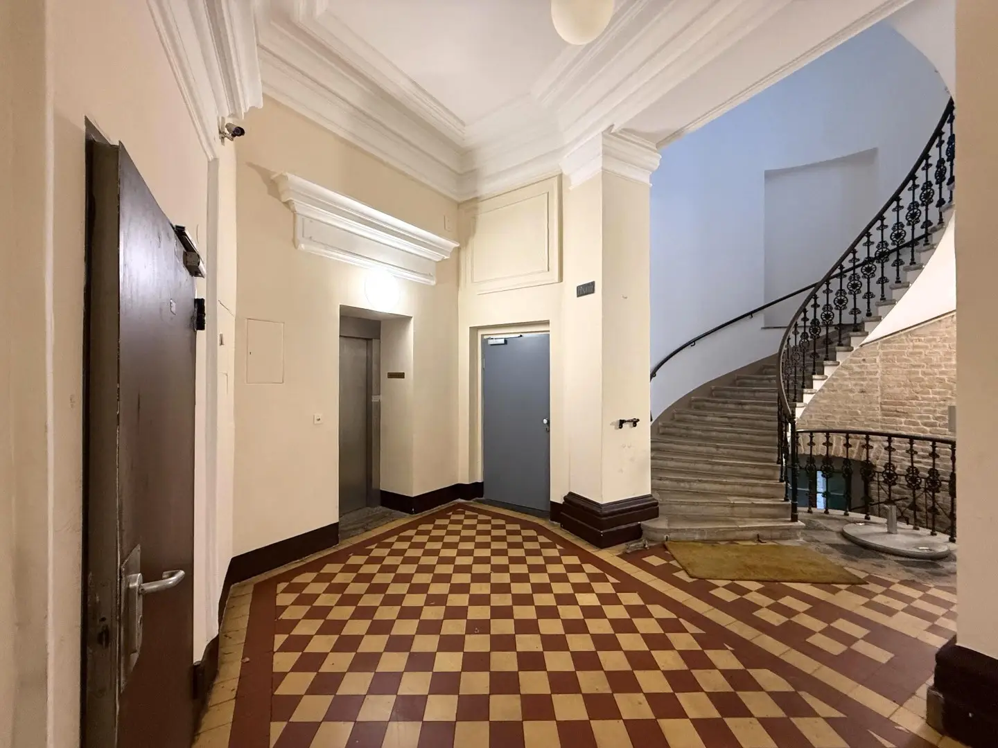 Brand new maisonette apartment with sunny terraces
