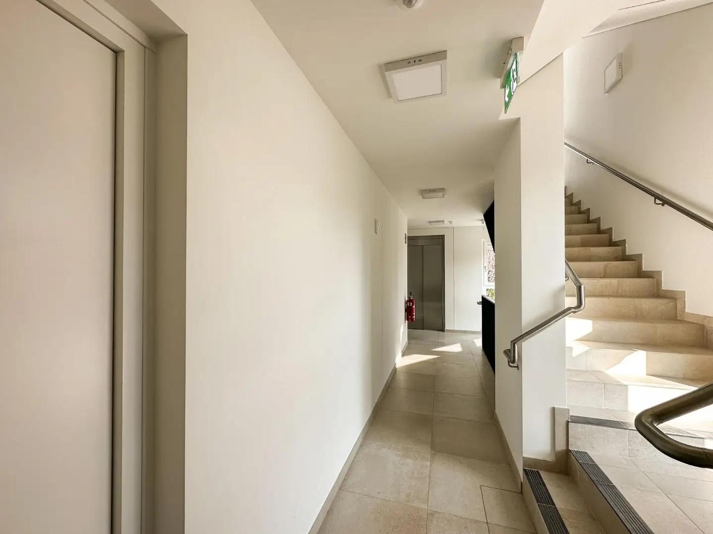 Helle Wohnung mit großer Terrasse in modernem Neubau