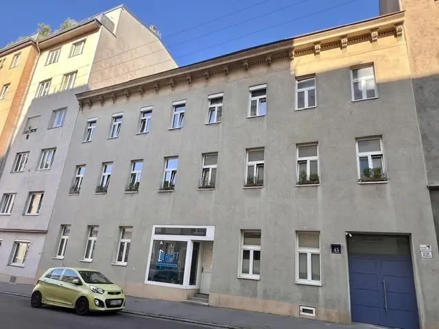 Wohnungspaket - 21 Zimmer, Zinshaus mit Aufstockungspotential