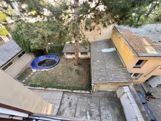 Wohnungspaket - 21 Zimmer, Zinshaus mit Aufstockungspotential