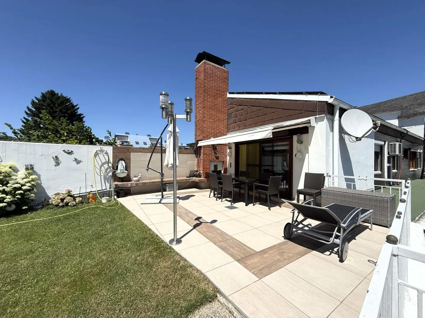 Barrier free Wohnung with heated indoor pool
