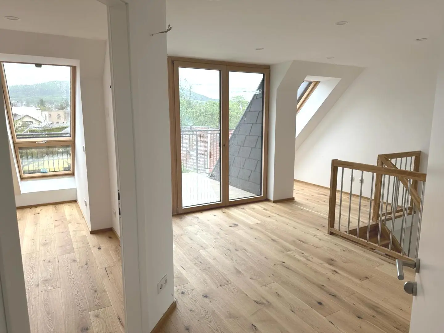 Bright ground floor apartment with private garden
