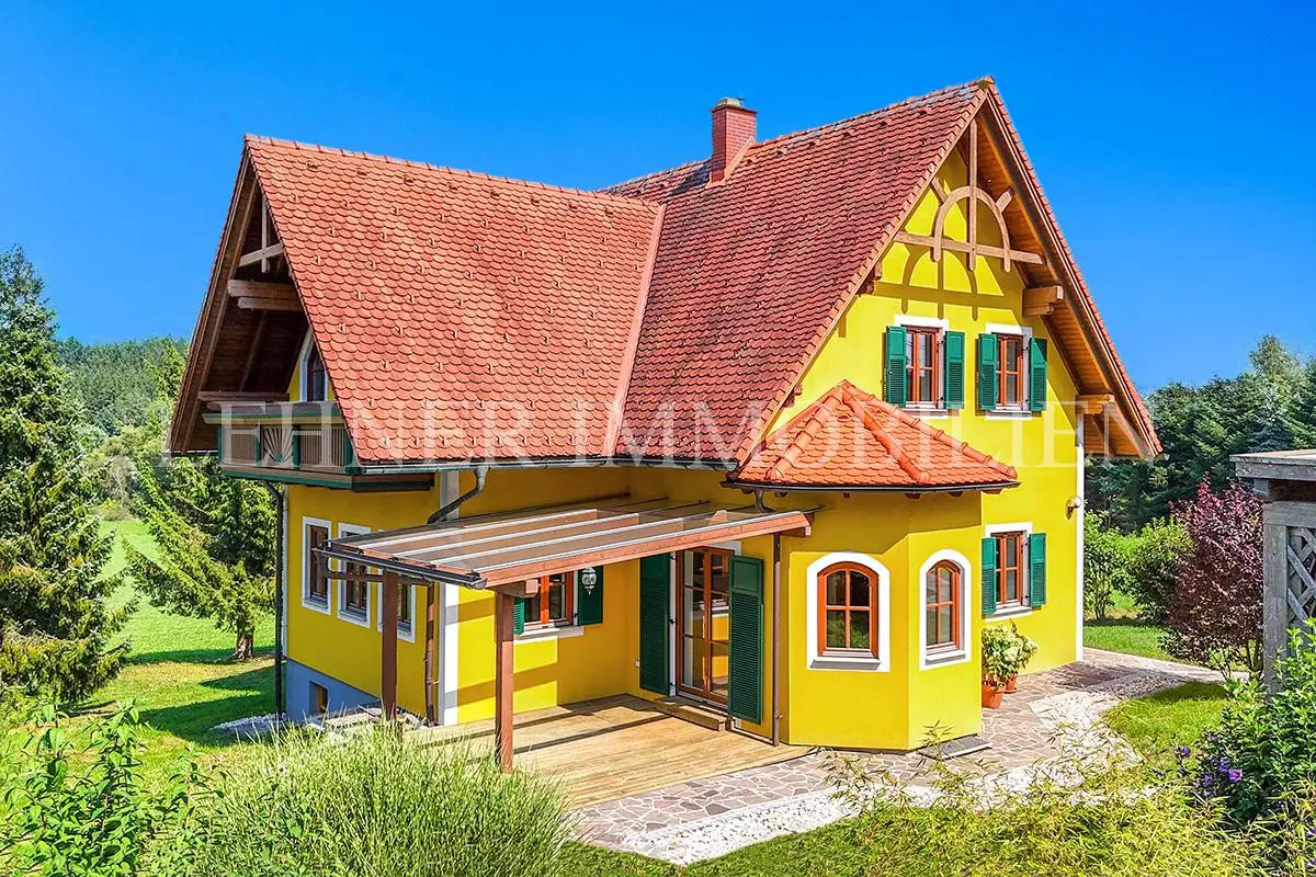 Landhausgefühl mit Garten und Kachelofen Wohnung