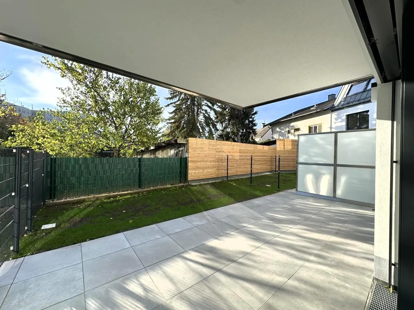 Lichtdurchflutete Erdgeschosswohnung mit Privatgarten