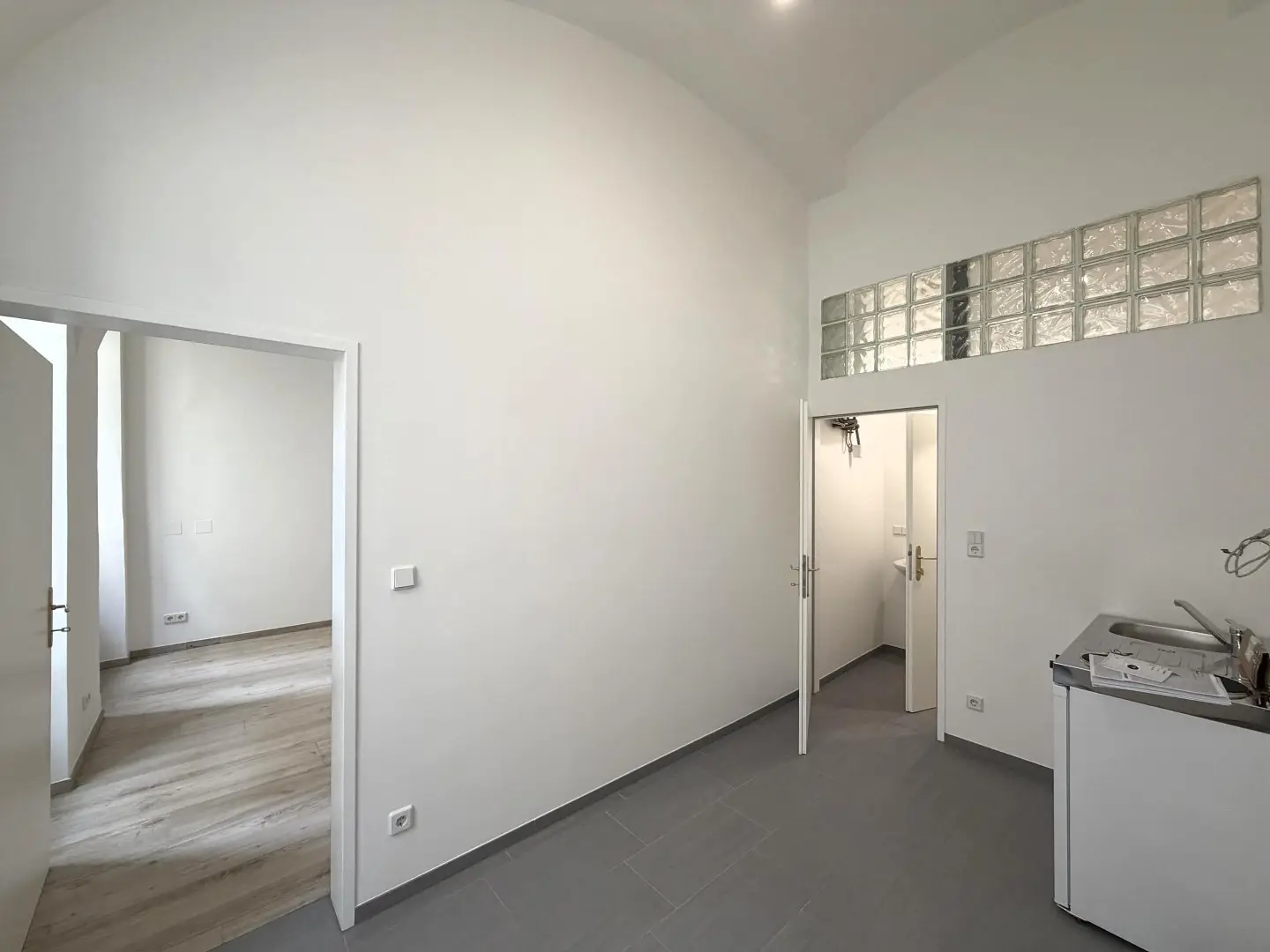 First occupancy after renovation ground floor apartment street visible and level access