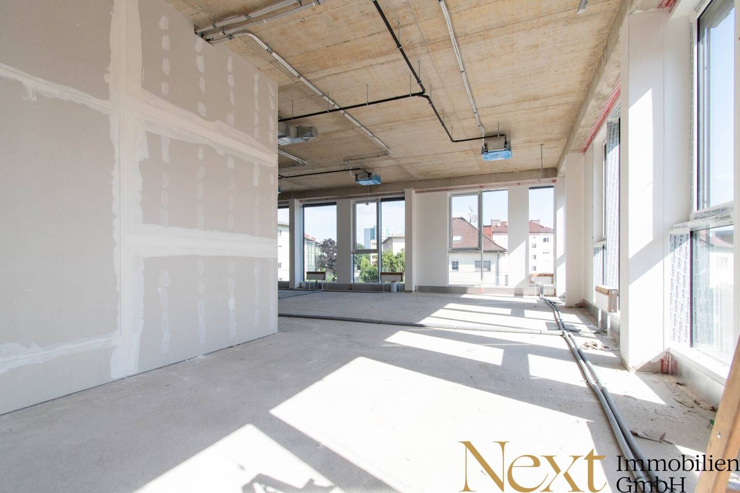 Unique new build office / practice spaces in the Med Cube Linz Mitte project for rent