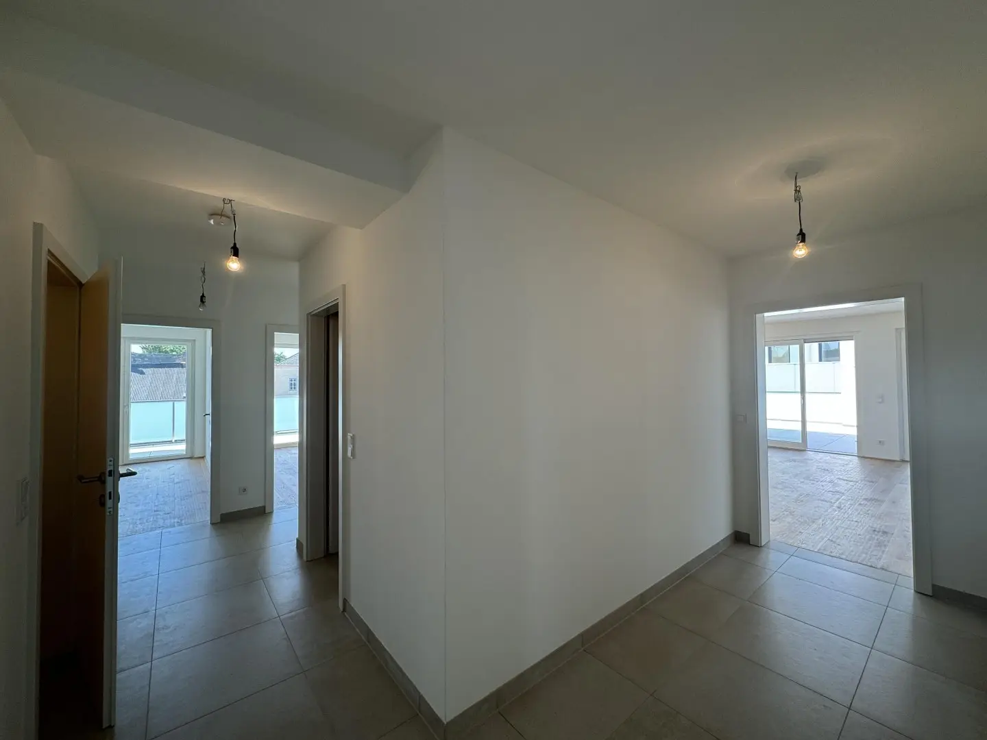 Bright apartment with large terrace near Benjowsky Park