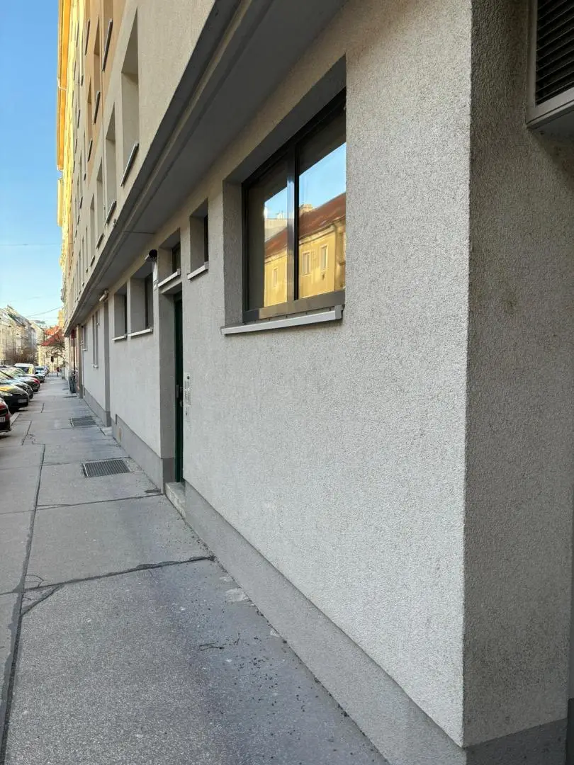 Zentrale Fläche mit großer Schaufensterfront Wohnung