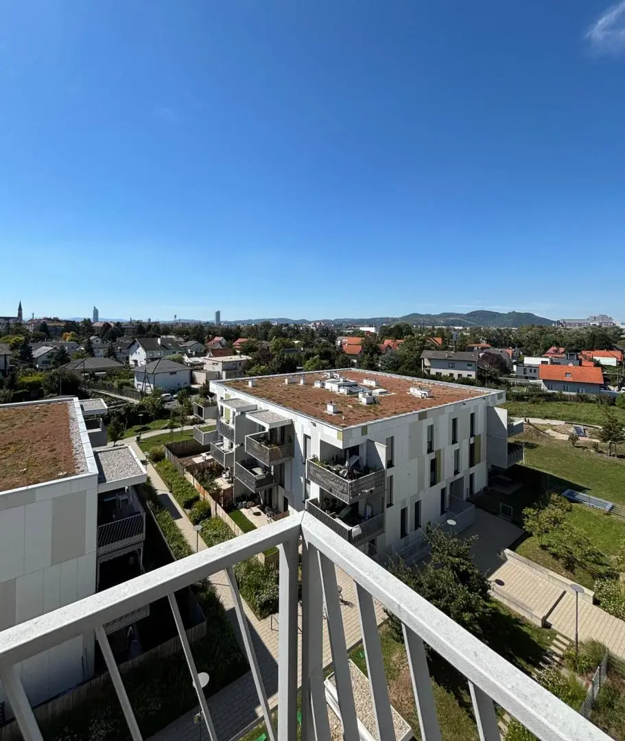 Lichtdurchflutete Dachgeschosswohnung mit Balkon und Tiefgaragenplatz