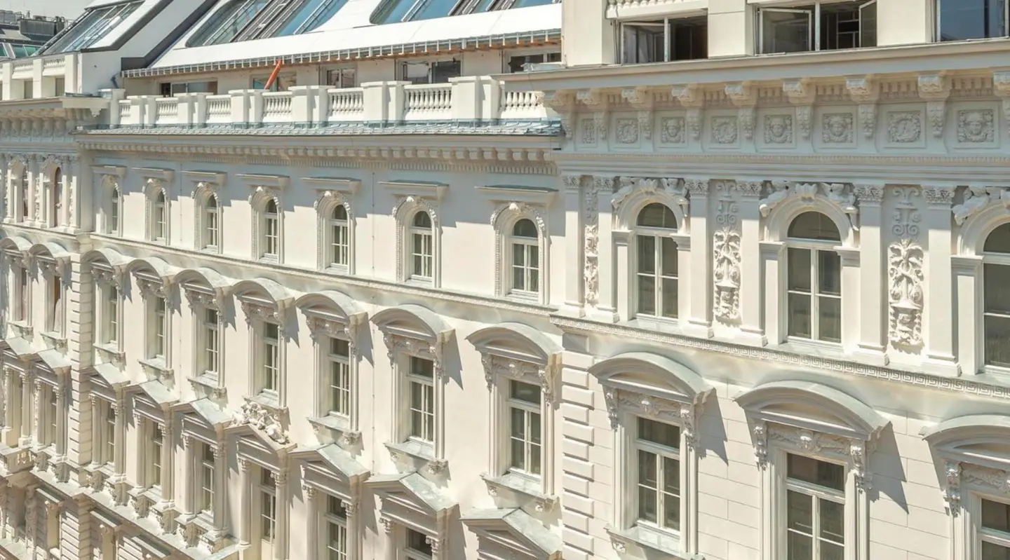 Apartment with large roof terrace and concierge
