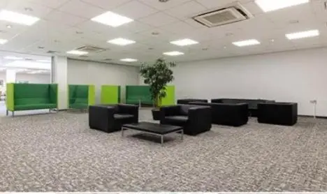 Air conditioned apartment in Business Citycenter with underground parking