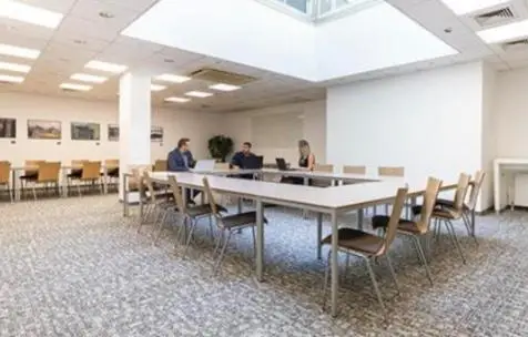Air conditioned apartment in Business Citycenter with underground parking