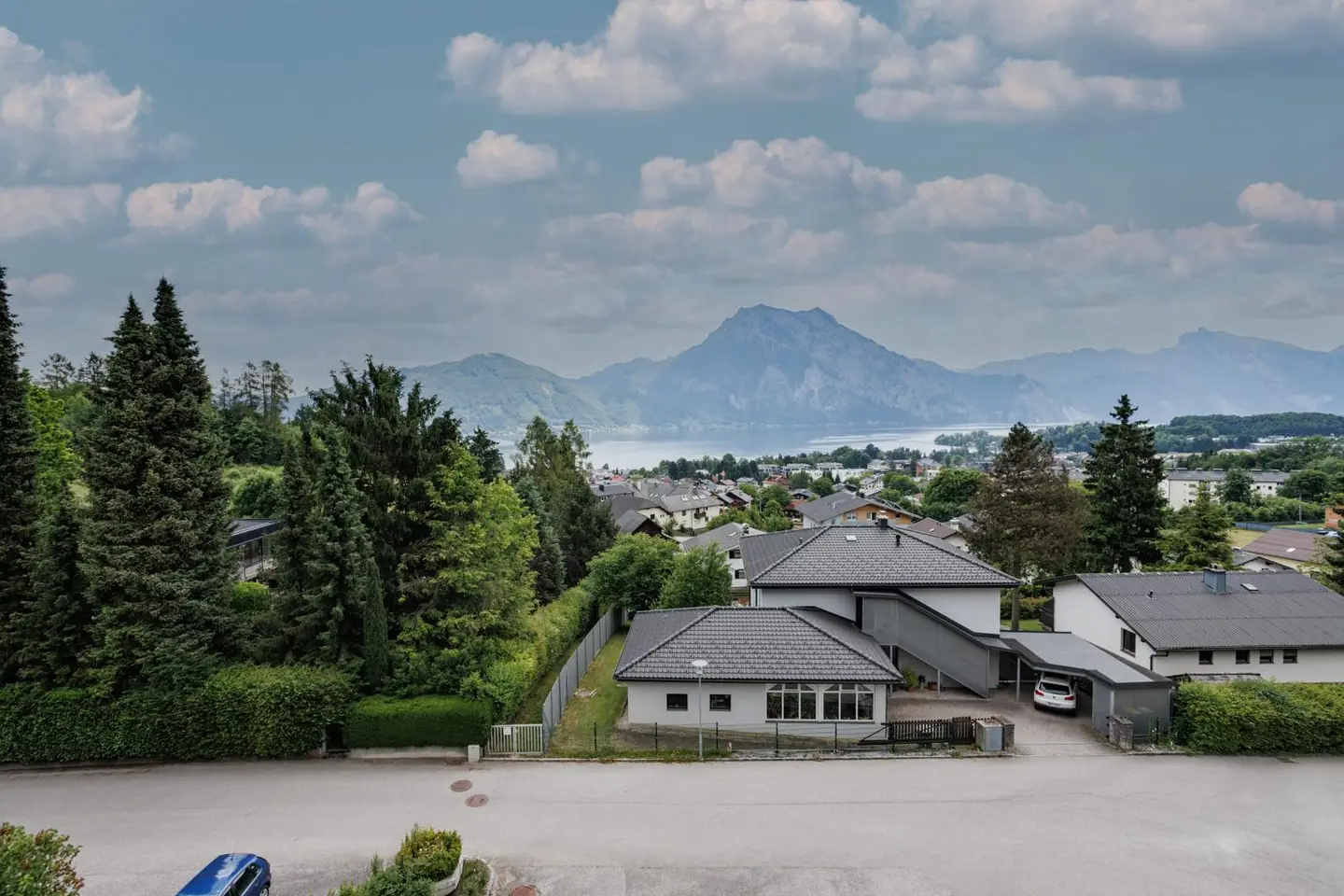 Accessible holiday apartment with lake view and lift