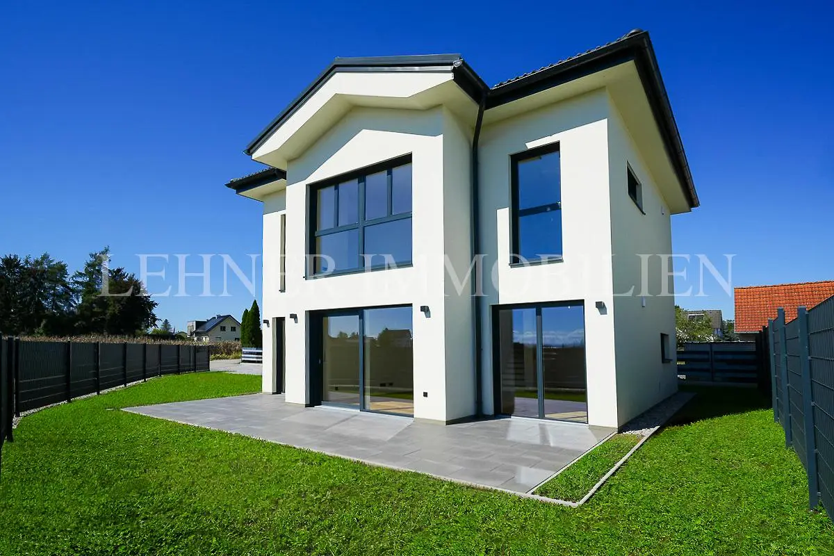 Sunny family apartment with large private garden