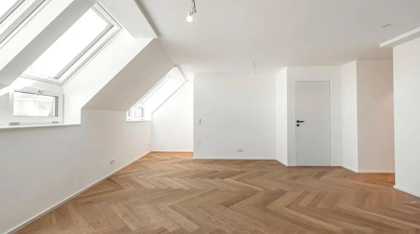 Erstbezug Dachgeschosswohnung mit Terrasse und Klimaanlage