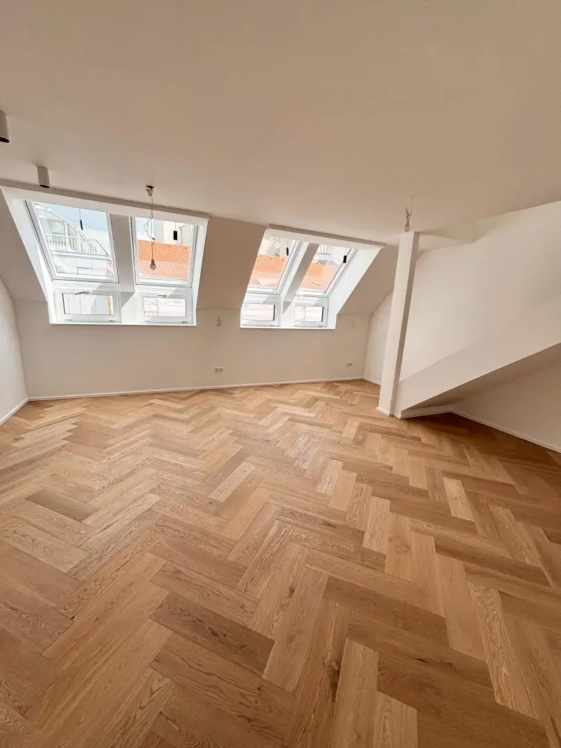 Erstbezug Dachgeschosswohnung mit Terrasse und Klimaanlage
