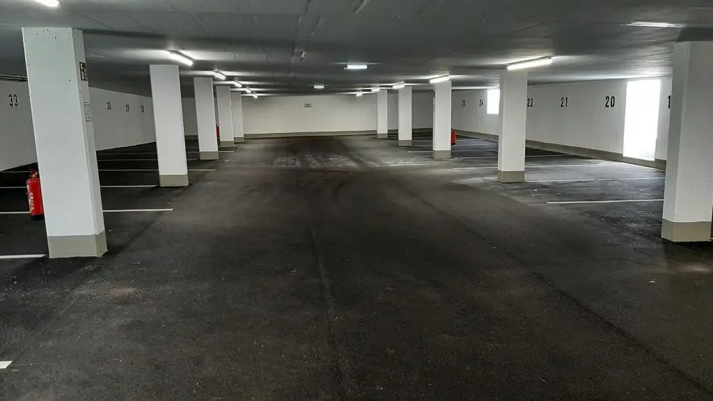 Unbefristeter Tiefgaragenstellplatz in St Isidor Vorsorgewohnung