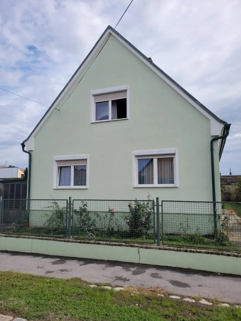 Ruhig gelegen mit Garten und Garage Familienwohnung