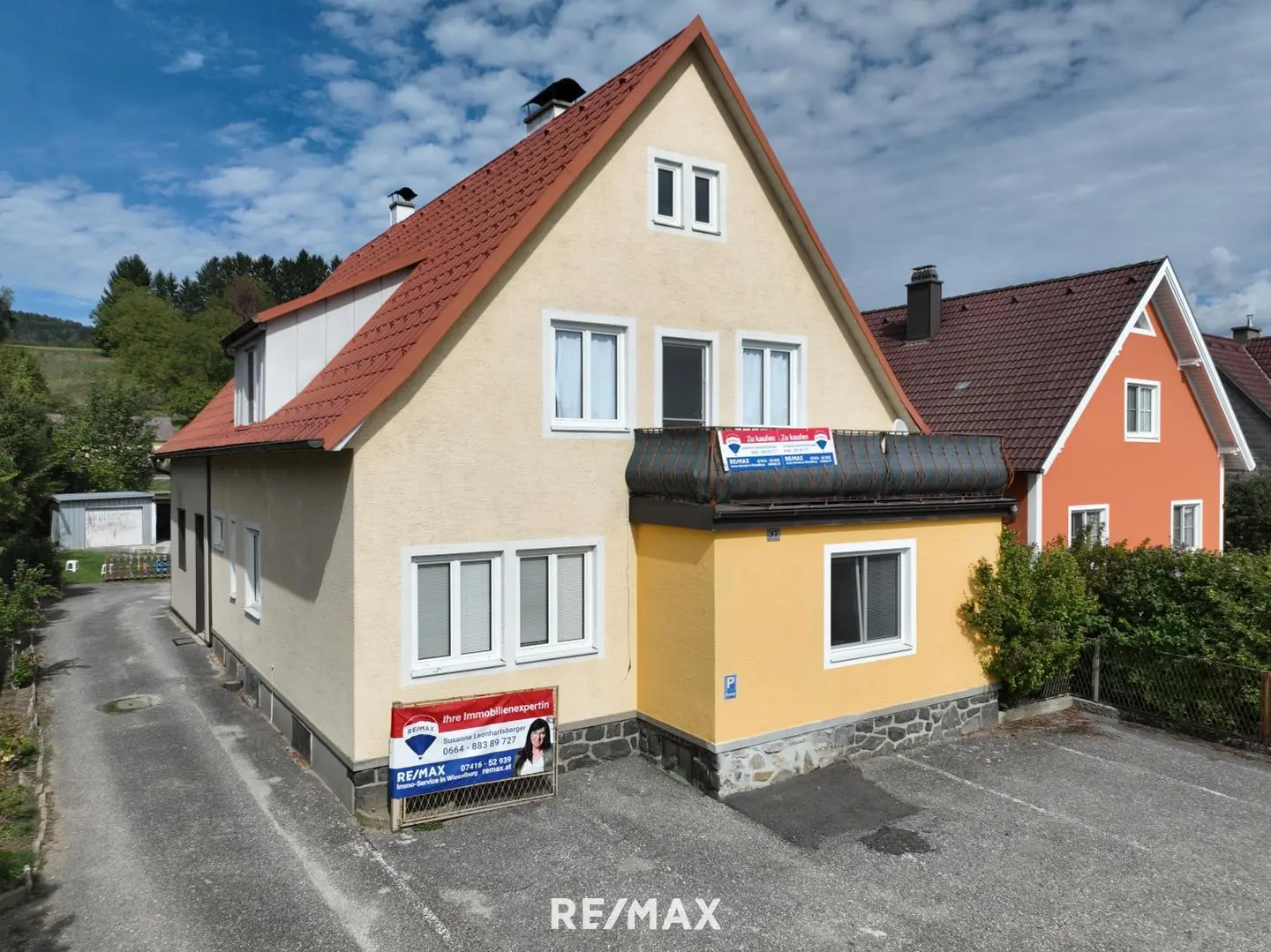 Anlegerwohnung mit Garten und Garagen