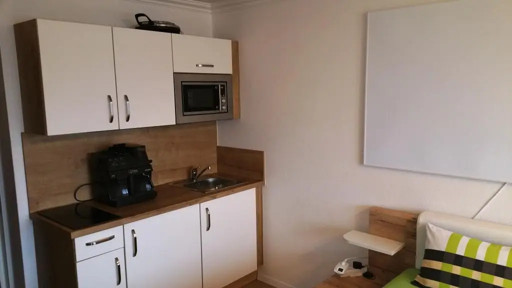 ***Erfolgreich Vermittelt!***Ferienwohnung mit Küchenzeile und Bad & WC Leider schon weg