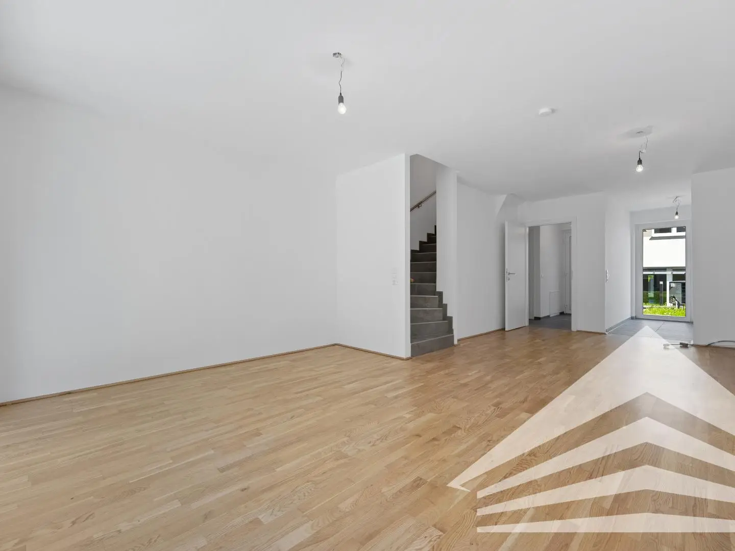 Maisonette apartment with roof terrace and private garden