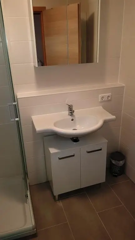 Ferienwohnung komplett eingerichtet mit Balkon und Ausblick