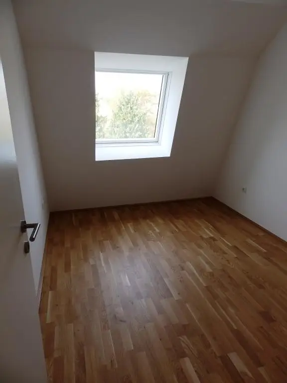 Tolle Penthousewohnung mit großzügiger Dachterrasse inkl. 2 PKW Stellplätze mit evtl. Stromanschluss