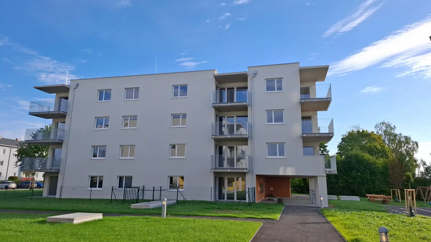 Bright new apartment with underground parking and balcony
