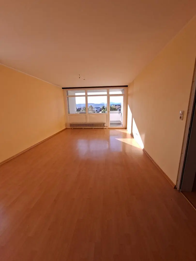Gepflegte Wohnung mit Balkon und Stellplatz