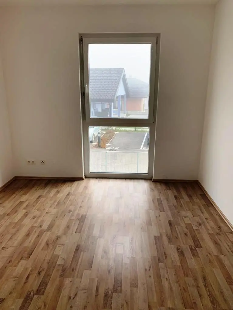 Provisionsfrei barrierefreie Wohnung mit zwei Stellplätzen