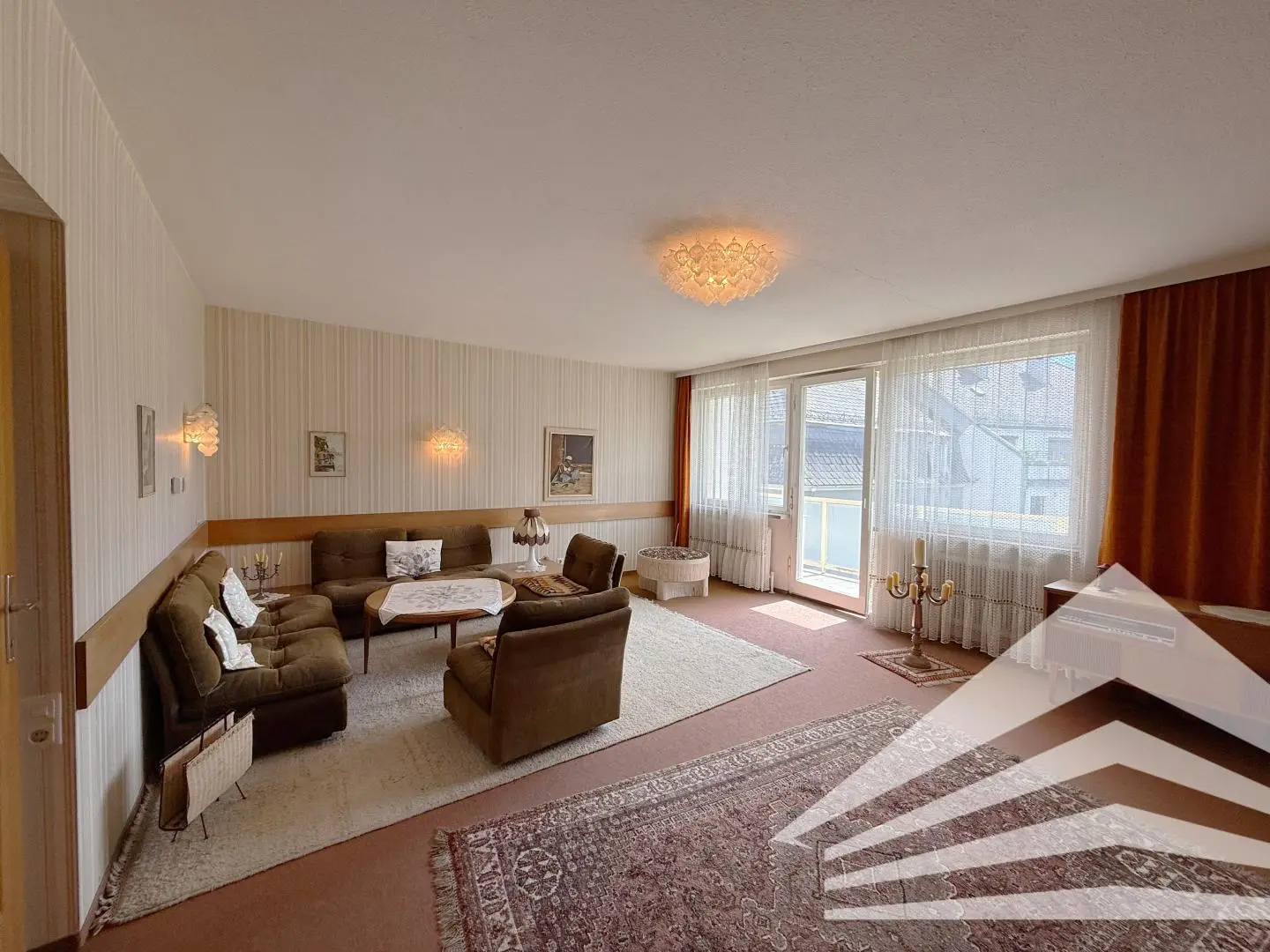 Helle Innenstadtwohnung mit Balkon und optionaler Garage