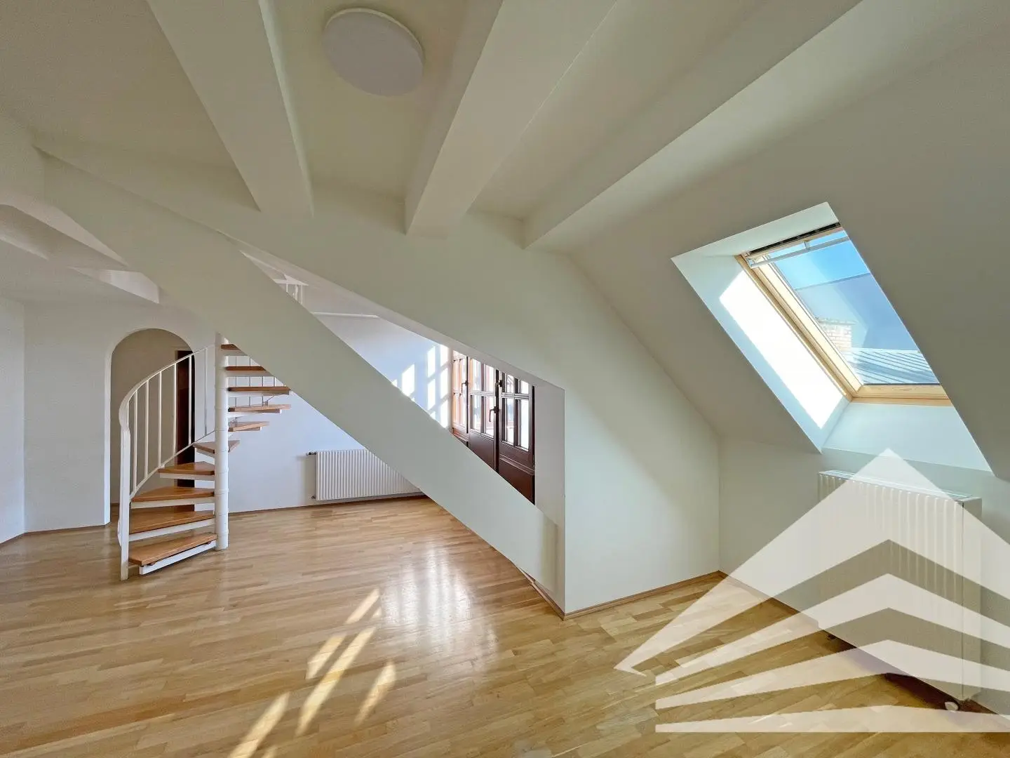 Lichtdurchflutete Maisonettewohnung in Bestlage mit Terrasse