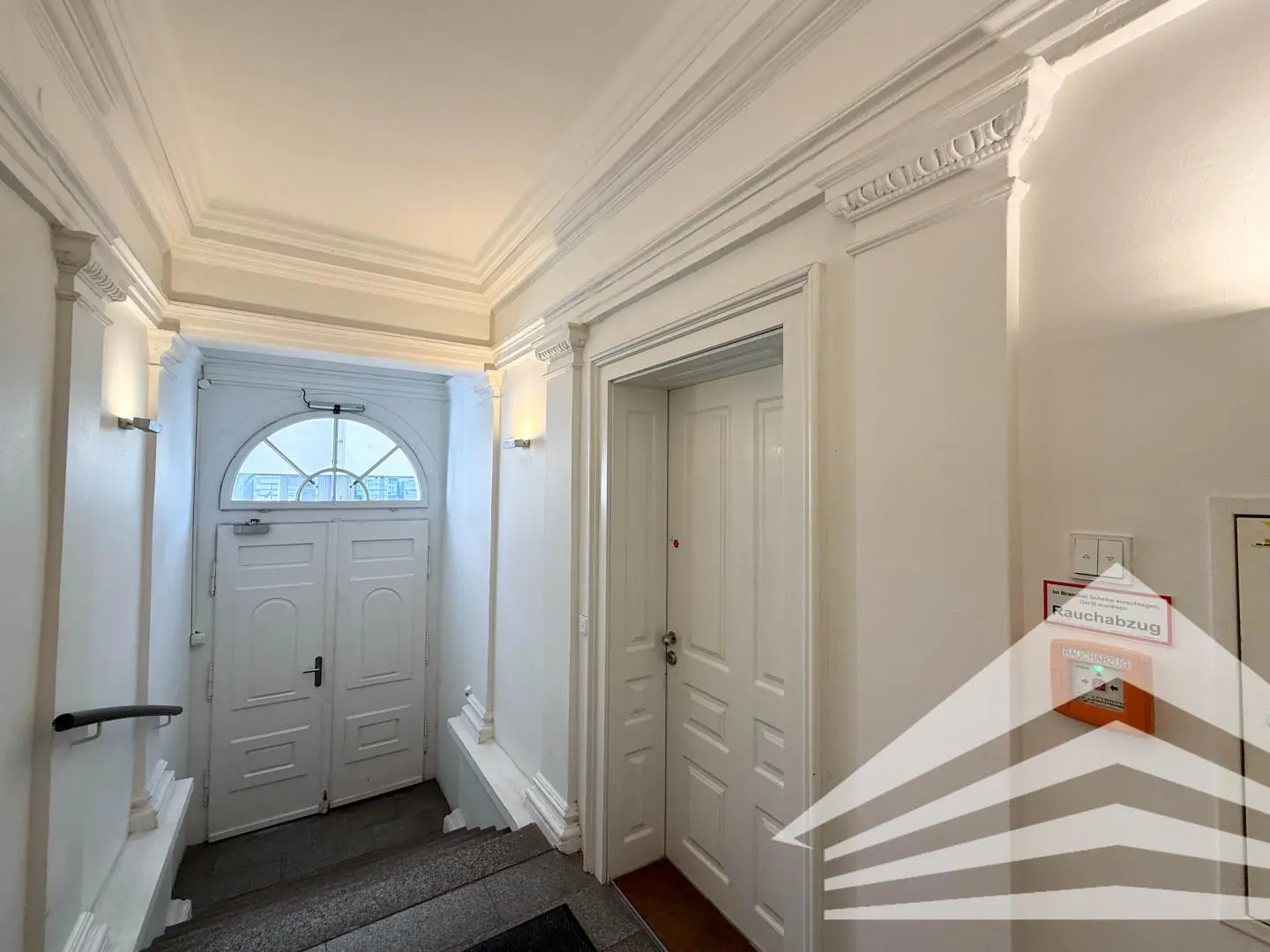 Extravagantes Büro mit Küche im Stockhofviertel - TG-Platz verfügbar!