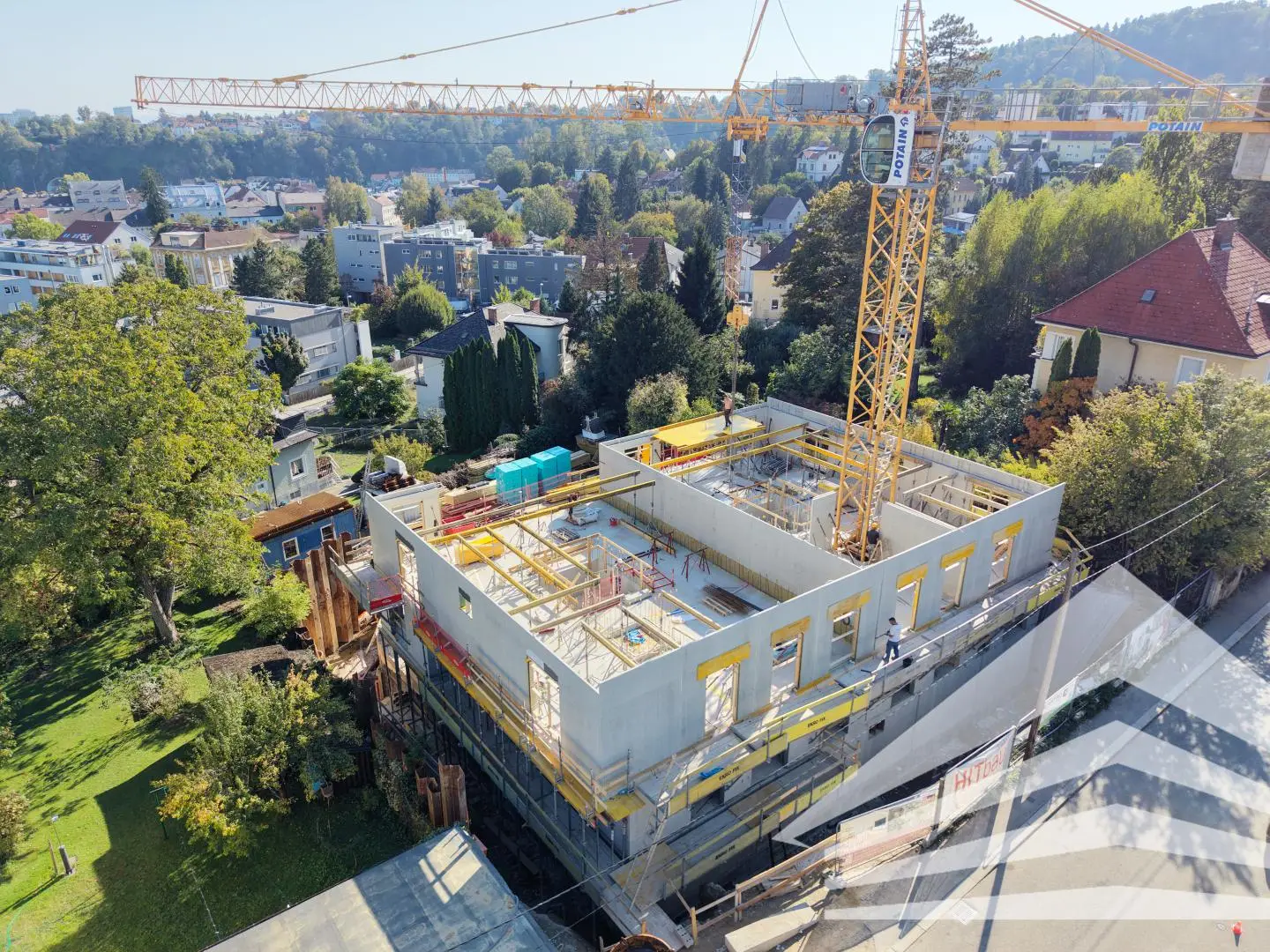 Lichtdurchflutete Wohnung mit Schlossblick und Balkon