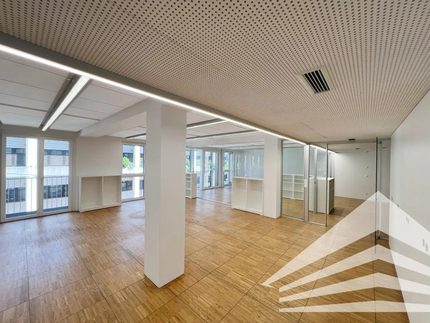 High quality representative apartment with balcony and lift