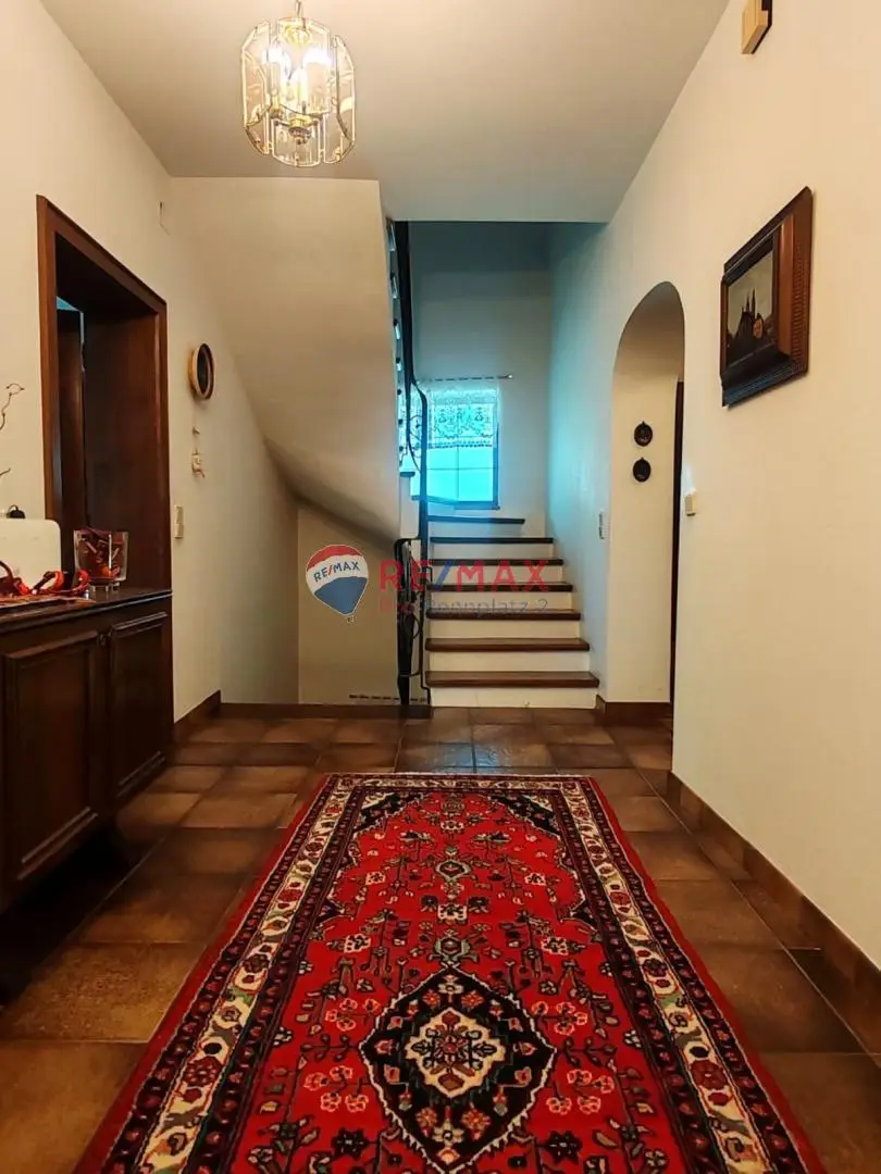 Peaceful setting with pool and Karawanken view family apartment