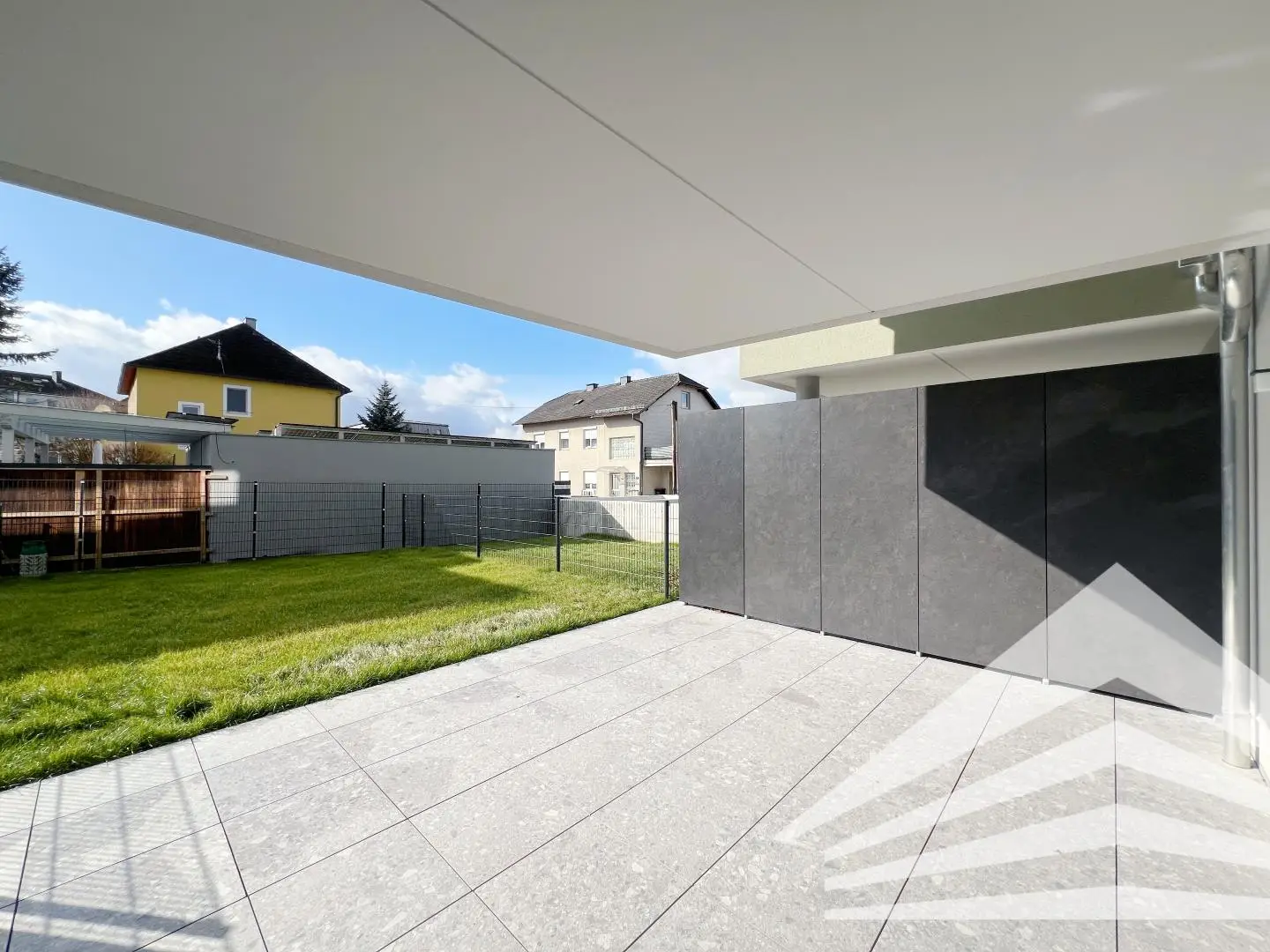 ERSTBEZUG in ENNS: Hochwertige 2 Zimmer Gartenwohnung! 1 TG-Platz inklusive!