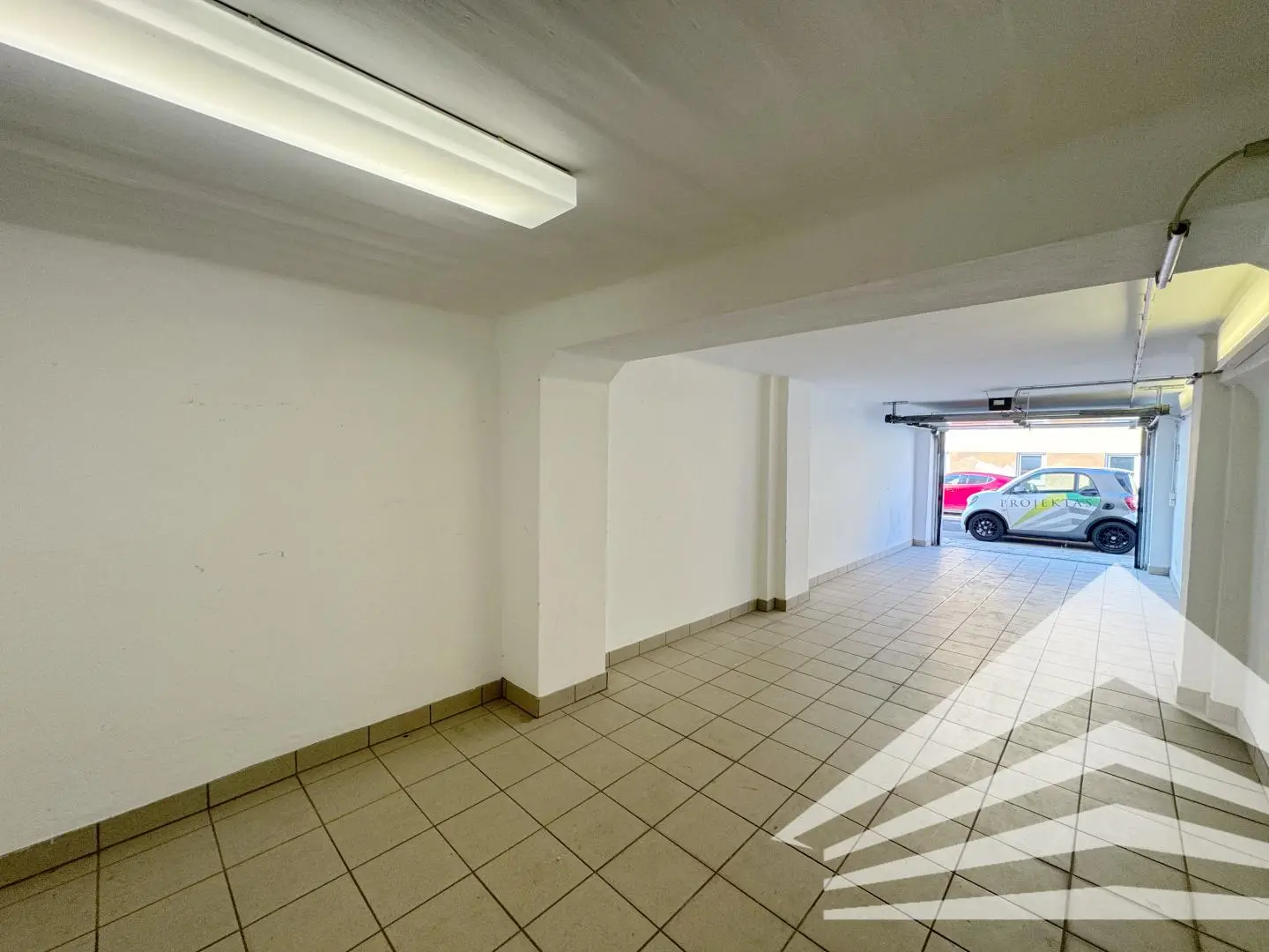 Tandem garage weather protected and lockable Wohnung